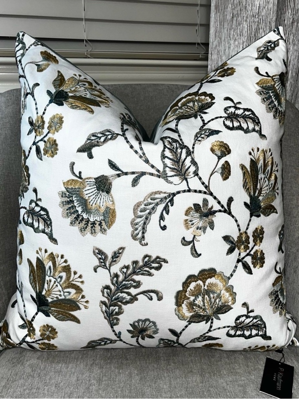 1-NWT P/KAUFMANN HOME EMBROIDERED LUXE COLLECTION DECORATIVE PILLOW